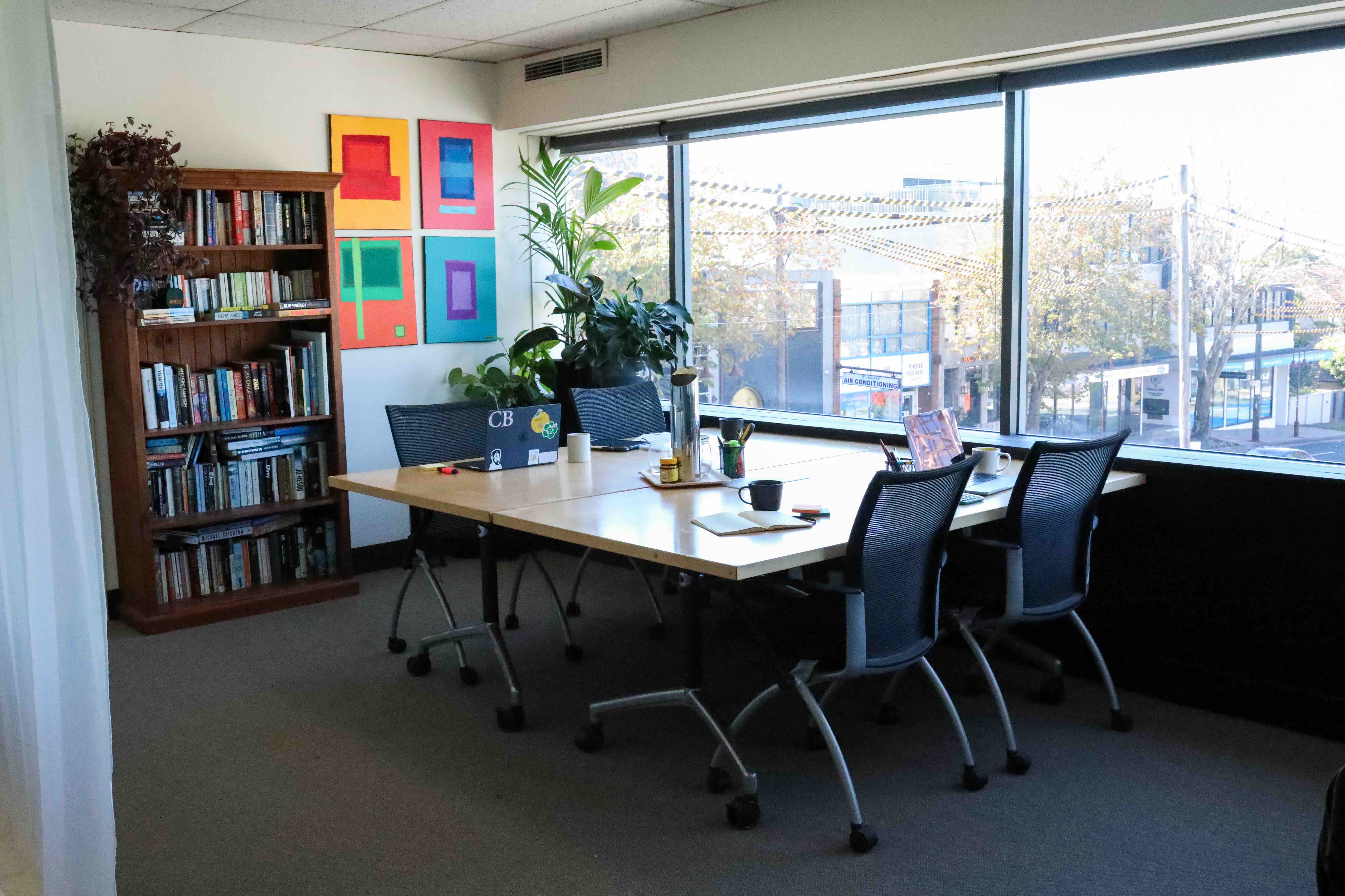 Coworking Hot Desk 4